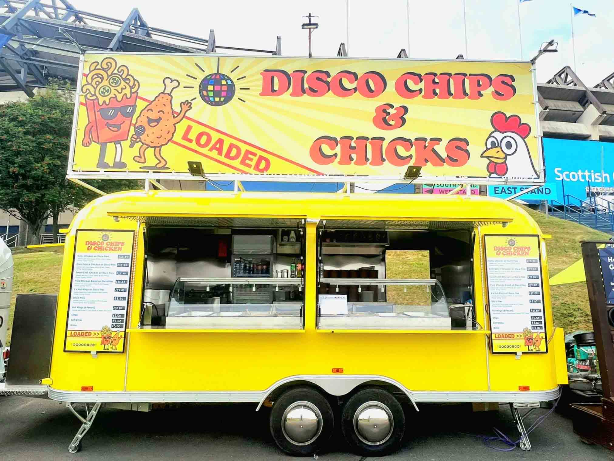 A Qingfeng Food Trailer debütáló kábítószer! Az ügyfél megragadja a nagyvállalkozás örömét